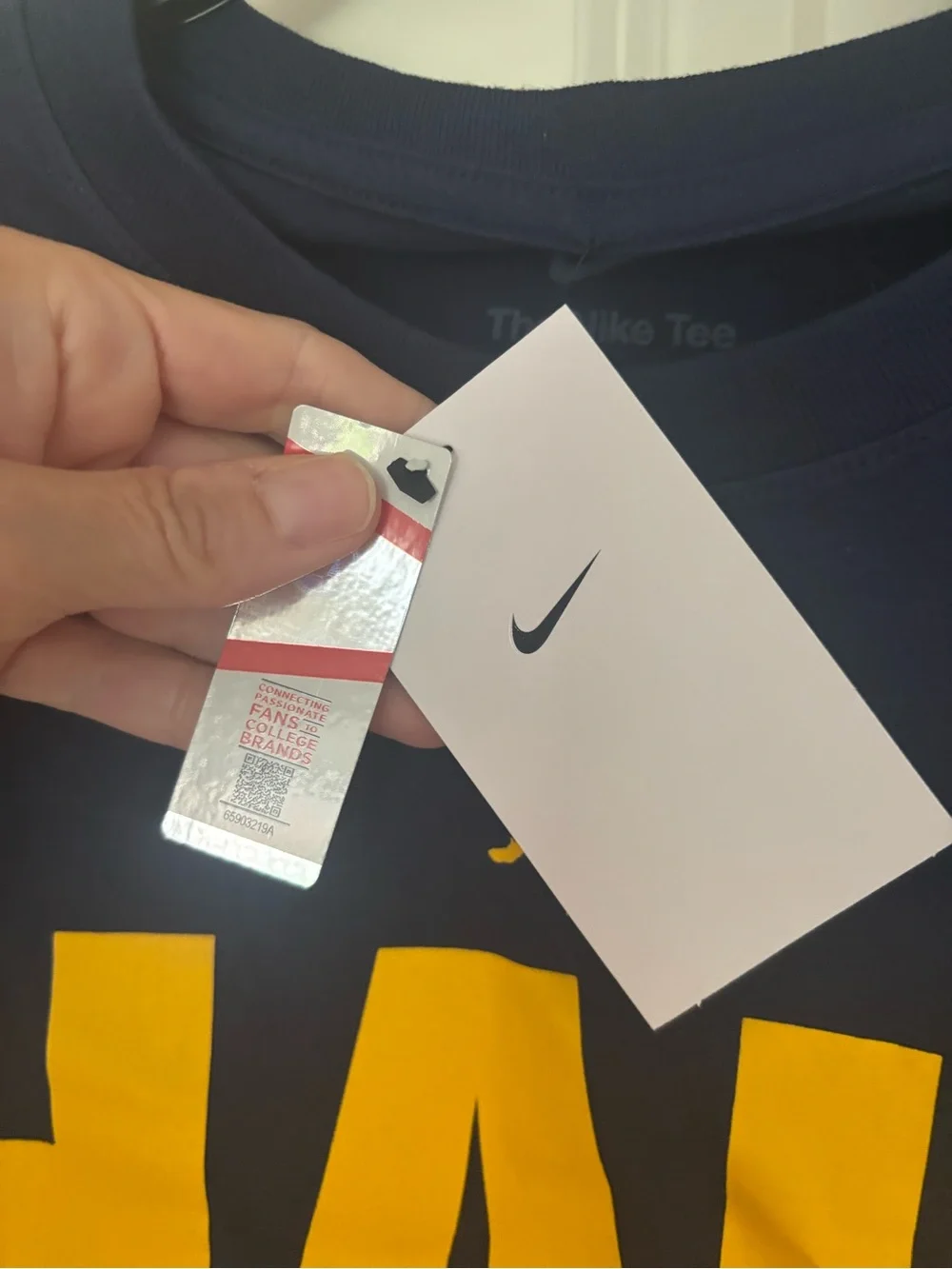 Nike Michigan short sleeve navy maize tee sz small. NWT sf/1 cat home